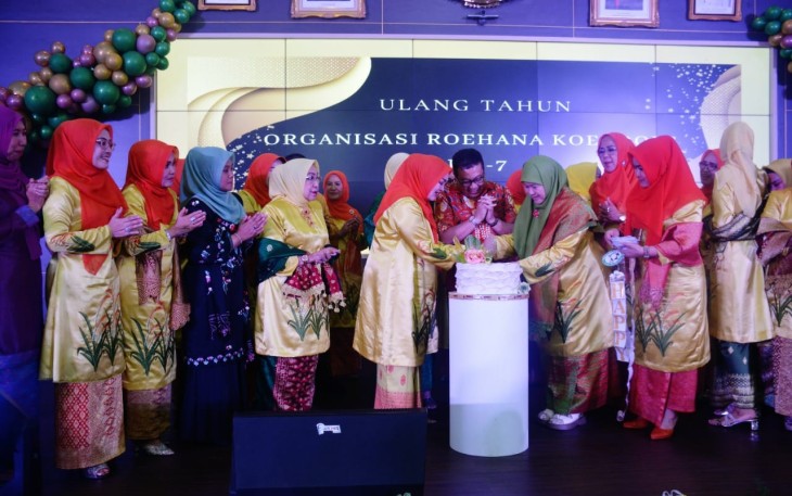 Ketua TP PKK Kabupaten Agam menghadiri HUT Organisasi Roehana Koeddoes Ketujuh.