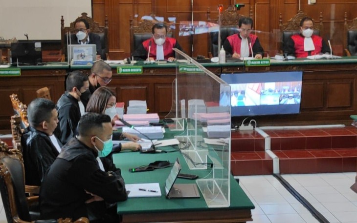 Sidang perdana tragedi stadion Kanjuruhan di Pengadilan Negeri Surabaya, Senin (16/1)