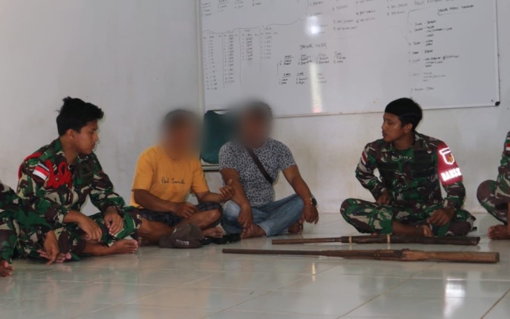 Sukarela warga perbatasan serahkan senpi rakitan