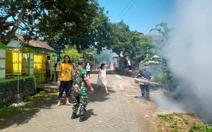 Fogging di wilayah desa binaan 