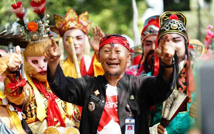 Pj Bupati Pati  membuka kirab budaya festival imlek