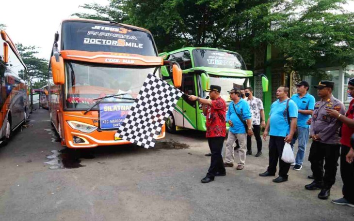 Pelepasan peserta rombongan silatnas PPDI Pati 
