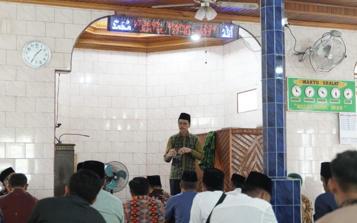 Bupati Limapuluh Kota, Safaruddin menggagas program "Bajumpo" (Bupati Jum'at Manyapo).