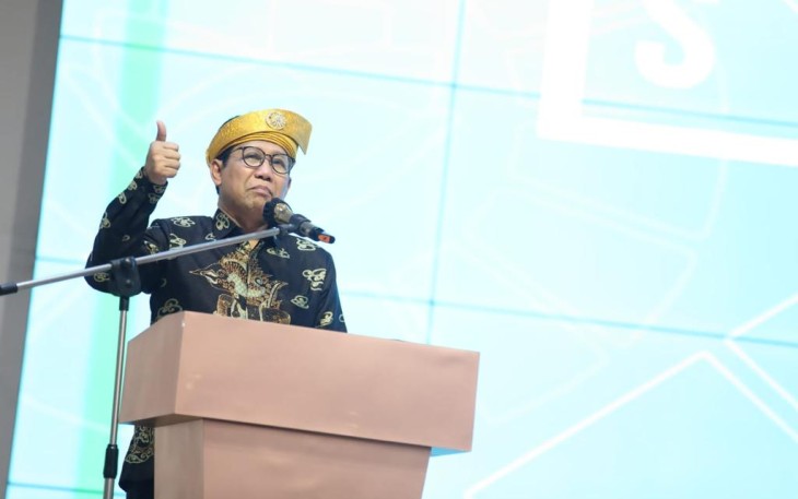 Abdul Halim Iskandar, membuka Sarasehan bersama pemilik BUMDes tentang meningkatkan Ekonomi Desa melalui BUMDesa Bersama di Teluk Bakau, Kabupaten Bintan. Rabu (1/2/2023)