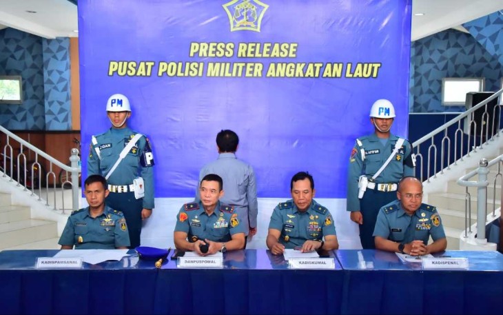 Danpuspomal Brigjen TNI Mar I Made Wahyu Santoso saat memberikan keterangan pers 