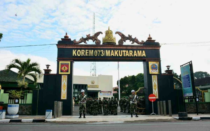 Kegiatan upacara di Makorem 073/Mkt