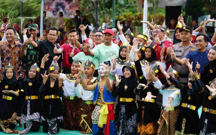 Pentas pelajar dalam pelestarian budaya lokal 