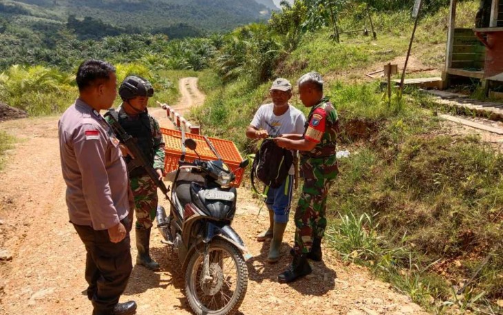 Sweeping bersama Bhabinkamtibmas di perbatasan 