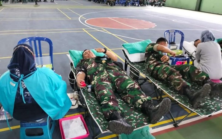Donor darah prajurit Menarmed 2 Kostrad 