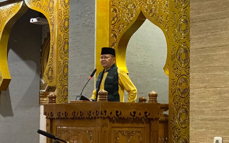 Gubernur Rohidin Isi Ceramah dan Salat Tarawih