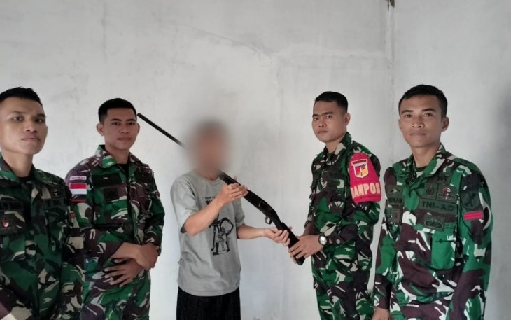 Terima senpi rakitan warga perbatasan 
