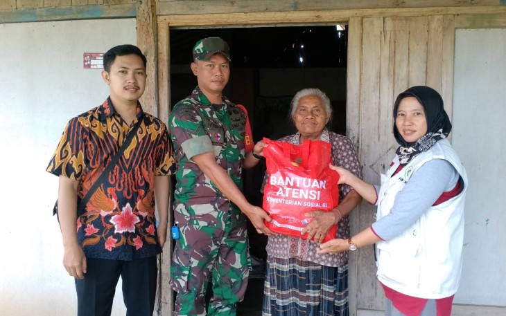Penyaluran bantuan sembako warga binaan