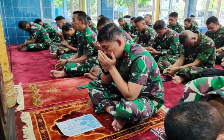 Doa bersama prajurit Lantamal VI Makassar 