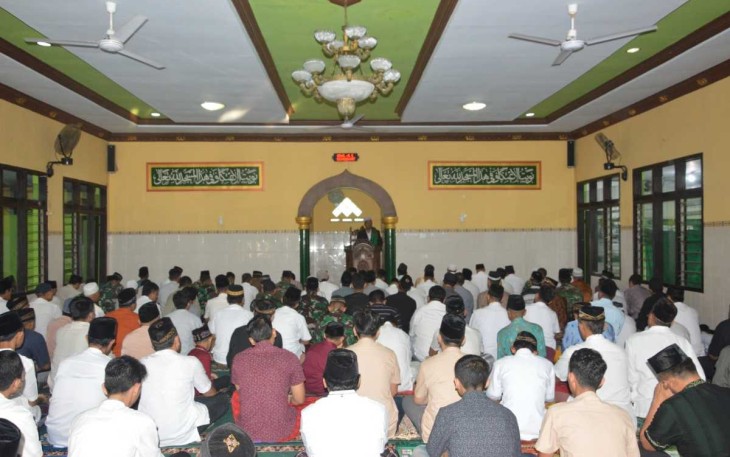 Shalat Ied di masjid Muttahidah Kodim 0802/Ponorogo 