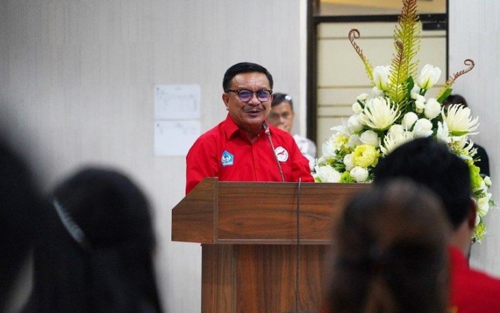 Wali Kota Bitung Maurits Mantiri saat memberikan sambutan