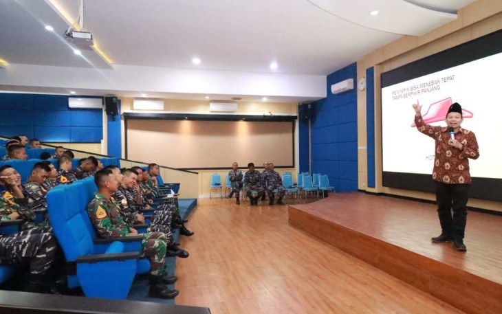 Seminar kepemimpinan taruna AAL