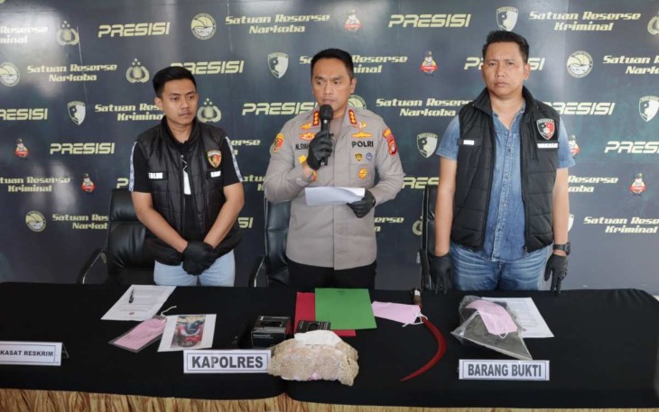 Kapolres Metro Jakarta Barat Kombes Pol M Syahduddi saat memberikan keterangan pers, Kamis (4/5)