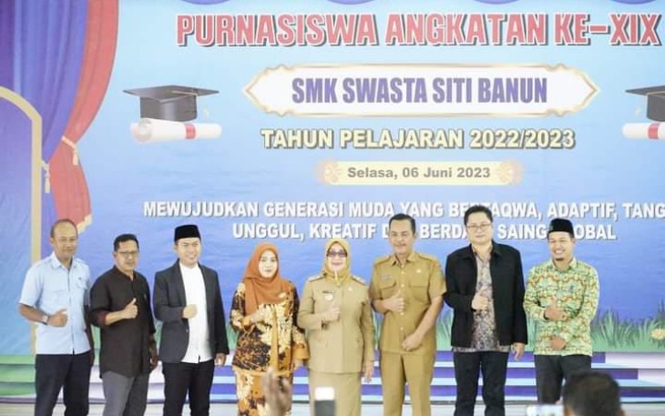 Wakil Bupati Labuhanbatu Hadiri Purna Siswa SMK Siti Banun