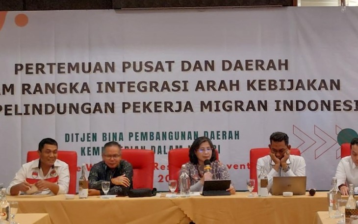 Direktur Sinkronisasi Urusan Pemerintahan Daerah Zanariah saat memberikan sosialisasi 