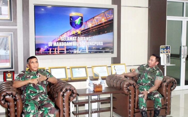 Pangdam XII/Tpr Mayjen TNI Iwan Setiawan menerima kunjungan Danlantamal XII/Pontianak 