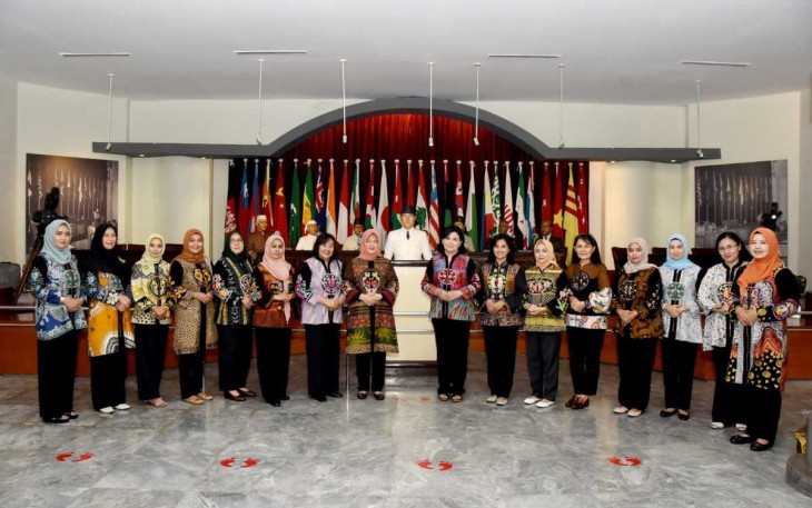 Foto bersama di Museum Asia Afrika 