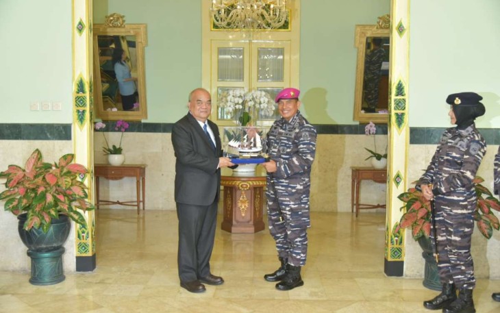 Gubernur AAL Mayjen TNI (Mar) Endi Supardi bersama Wakil Gubernur DIY KGPAA Paku Alam X  