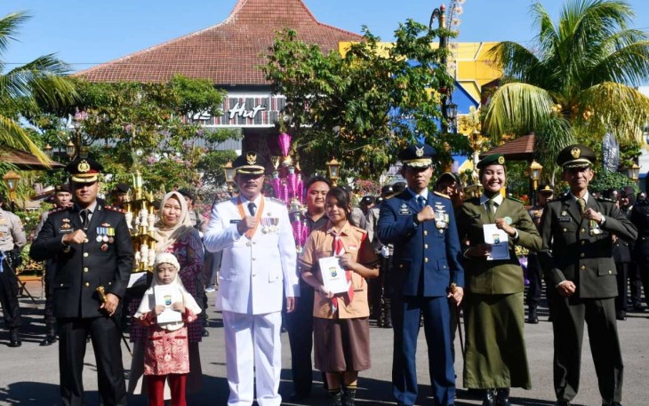 Foto bersama HUT Bhayangkara ke 77 tahun 2023 Forkopimda Madiun, Sabtu (1/7)