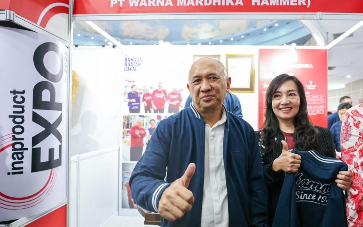 MenkopUKM Teten Masduki bersama pelaku UMKM di Inabuyer B2B2G Expo 2023 Jakarta 