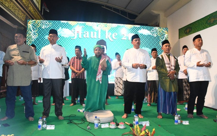 Bersholawat dan pengajian di ponpes Riyaadhul Jannah Kota Madiun, Kamis (13/7)