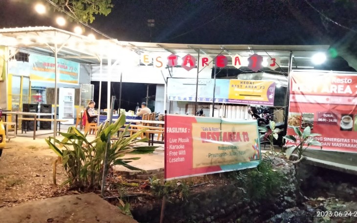 Cafe Rest 73 Kota Makassar 
