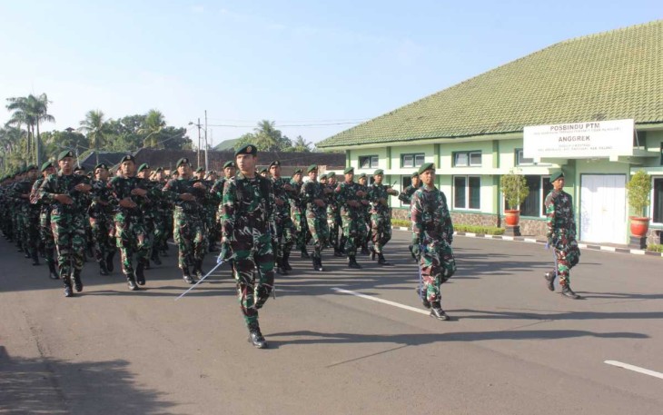Latihan Defile Prajurit Menarmed 2 Kostrad, Senin (17/7)