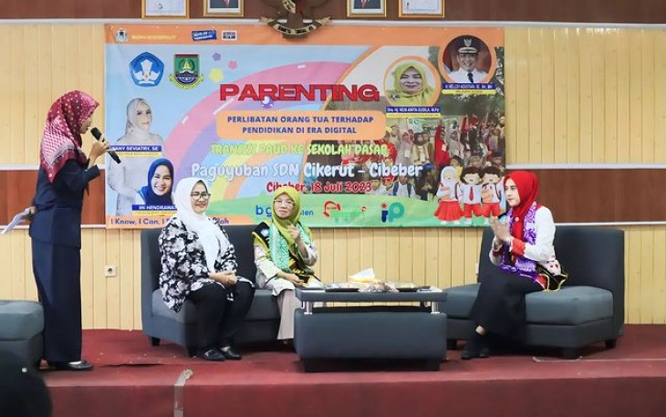 Edukasi pengawasan orangtua di era digital di Kecamatan Cibeber, Kota Cilegon, Selasa (18/7)