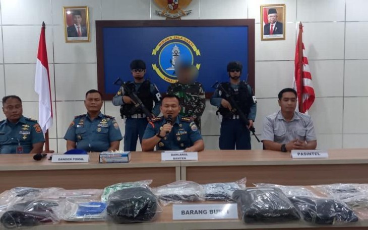 Danlanal Banten Kolonel Laut (P) Dedi Komarudin saat memberikan keterangan pers 