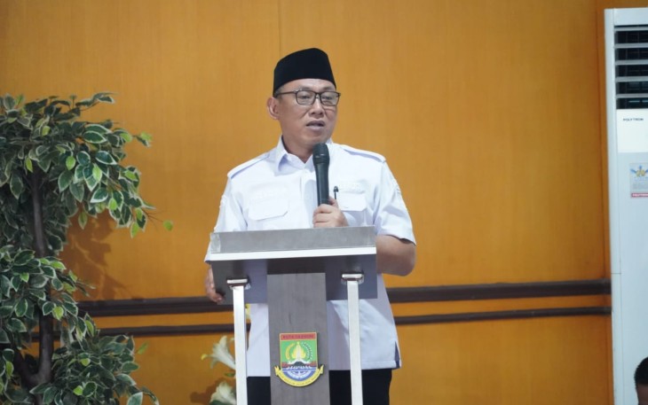 Walikota Cilegon Helldy Agustian saat memberikan sambutan dalam acara Citangkil Bersholawat bersama Ulama dan Umaro di aula Kecamatan Citangkil, Kamis (3/8)