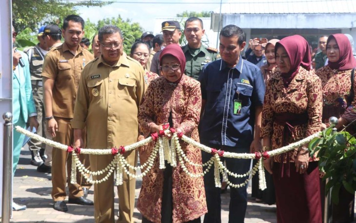 Bupati Tulungagung Maryoto Birowo saat membuka Bazar Pangan Murah dan Produk Unggulan Kabupaten Tulungagung, Selasa (8/8) 
