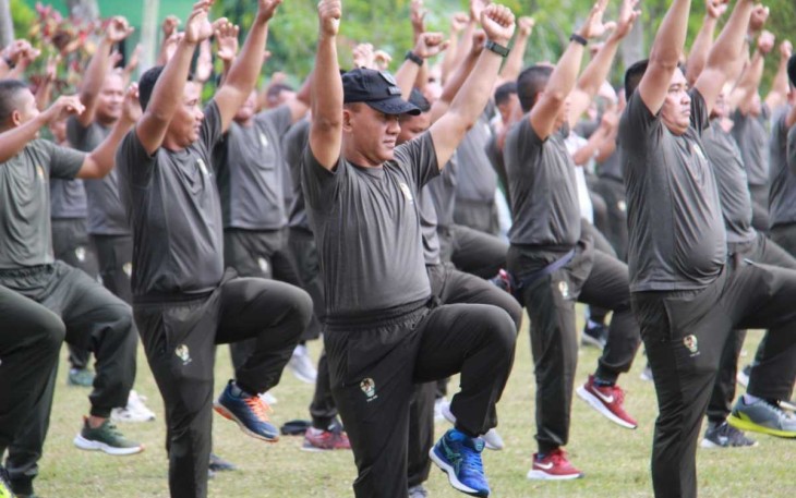 Danrem 081/DSJ Kolonel Inf H. Sugiyono olahraga bersama di Kodim 0806/Trenggalek, Jum'at (25/8)