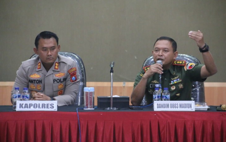 Dandim 0803/Madiun Letkol Inf Meina Helmi saat memberikan pengarahan, Senin (28/8)
