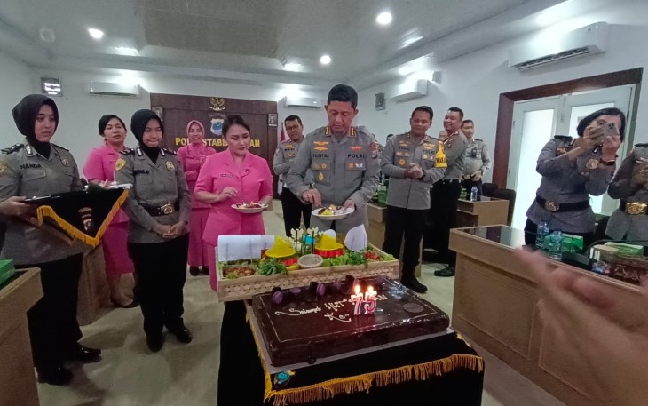 Kapolrestabes Medan Kombes Valentino Alfa Tatareda saat syukuran HUT Polwan ke 75, Senin (4/9)