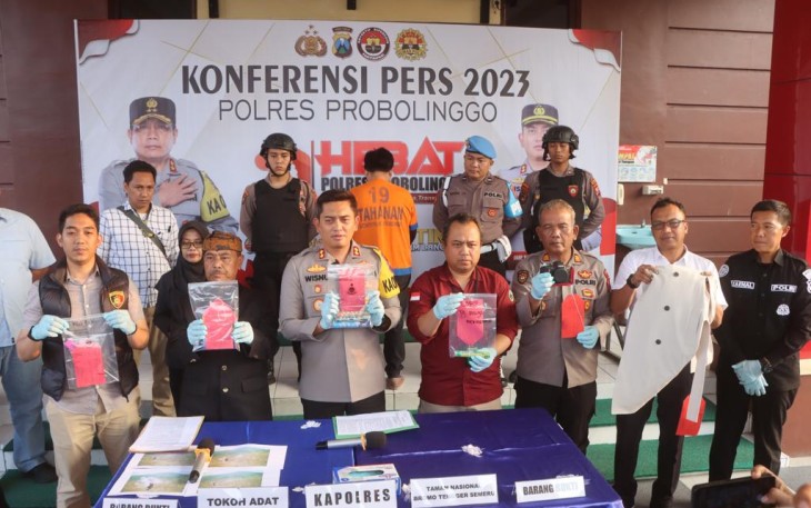 Kapolres Probolinggo AKBP Wisnu Wardana saat konferensi pers 