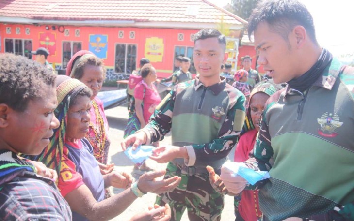 Bibit sayur mayur Satgas YPR 330 Tri Dharma untuk masyarakat, Sabtu (16/9)