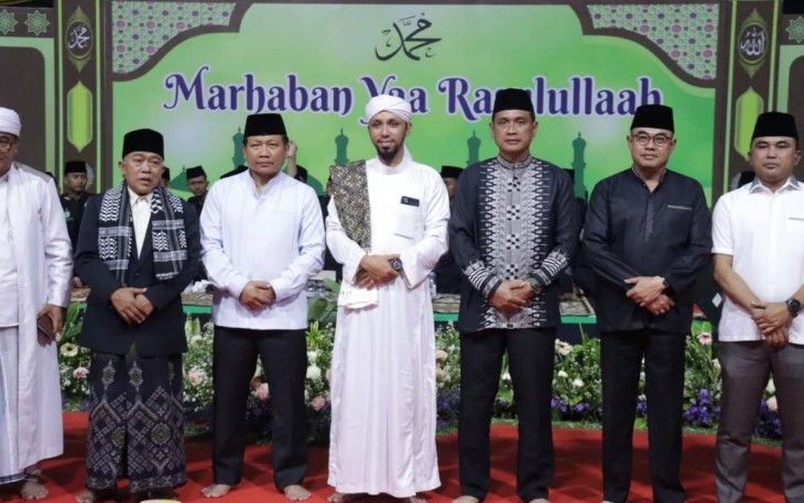 Kapolda Jatim Irjen Pol Toni Harmanto saat menggelar Konser Sholawat di GOR Polres Bojonegoro, Senin (18/9) 