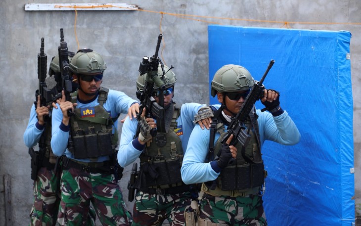 Prajurit Satkopaska Koarmada II Latihan Pertempuran Jarak Dekat
