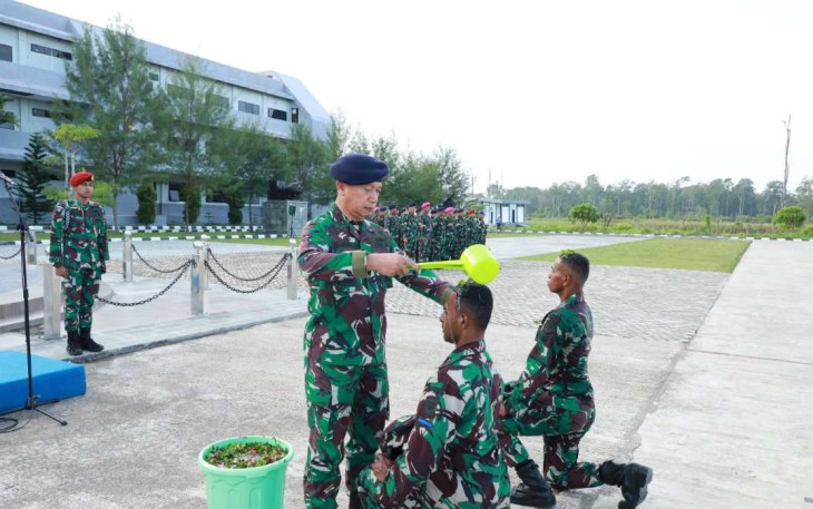 Tradisi penerimaan 206 Prajurit Muda Koarmada III, Rabu (27/9)