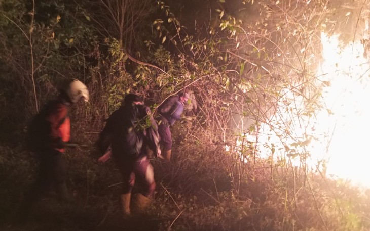 Keterangan Foto: Upaya pemadaman karhutla di Gunung Merbabu, Kabupaten Semarang, Jawa Tengah, Selasa (26/9)
