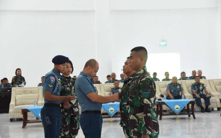 Kepala Staf Koarmada III Laksamana Pertama Singgih Sugiarto saat membuka Latihan On The Job Training Bintara dan Tamtama Remaja, Senin (9/10)
