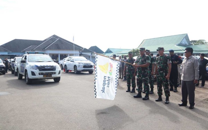 Danrem 121/Abw Brigjen TNI Luqman Arief saat melepas rombongan napak tilas, Rabu (25/10) 