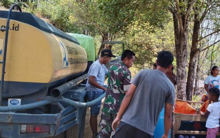 Bantuan air bersih untuk warga terdampak kekeringan di wilayah desa binaan