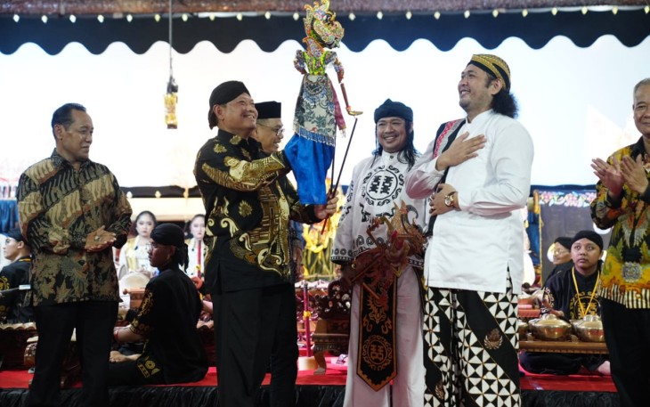 Panglima TNI Laksamana TNI Yudo Margono, S.E.,M.M., pada acara Living Intangible Cultural Heritage (ICH) Forum ke-3 yang mengangkat tema “Actuating Culture As Bridge Building of Humanity”, bertempat di Gedung Pewayangan Kautaman TMII Jakarta Timur, Selasa (7/11/2023). 