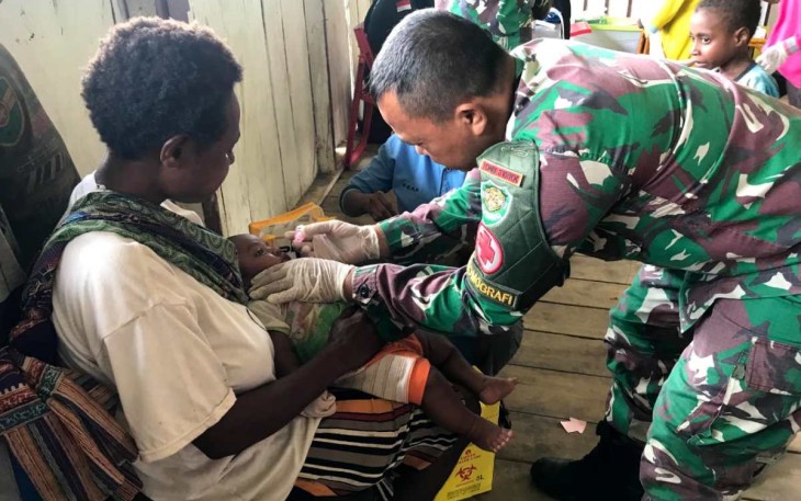 Posyandu balita Satgas Yonif 310/KK di kampung Somografi Distrik Web Kabupaten Pegunungan Bintang, Papua, Rabu (15/11)