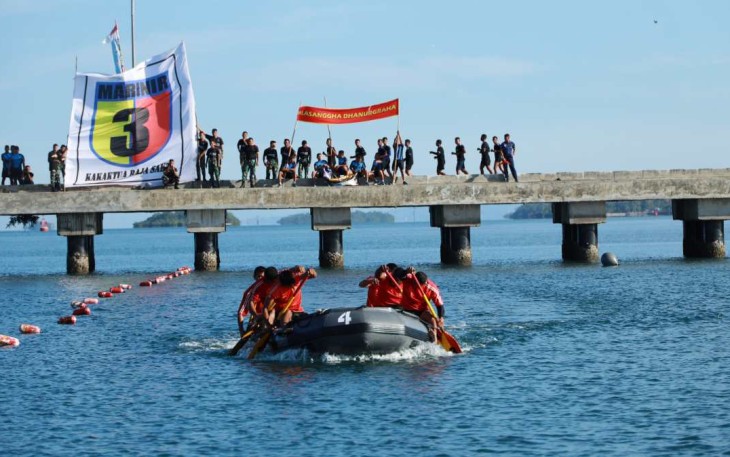 Lomba Dayung Perahu Karet Koarmada III 